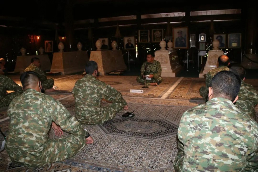 Petinggi Kostrad ziarah di Astana Giribangun, makam Jenderal Besar HM Soeharto.