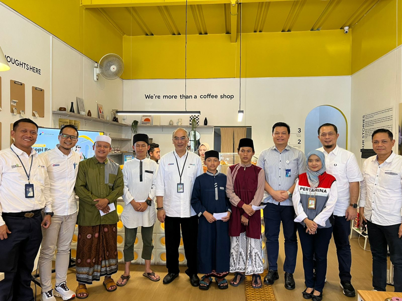 Pertamina Patra Niaga Regional Jawa Bagian Barat (JBB) melalui Fuel Terminal Bandung Group meluncurkan Café Inklusi Kopi Berbagi di Manjahlega. (dok. Matapantura.co.id)