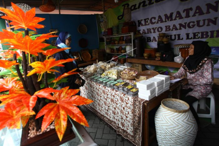 Bazar Ramadhan yang digelar Komunitas Pedagang Antik Yogyakarta (Kompak Yo) di Pasar Seni dan Wisata Gabusan, Kabupaten Bantul, Daerah Istimewa Yogyakarta, selama bulan puasa 2022 diharapkan dapat mendukung upaya pemulihan ekonomi