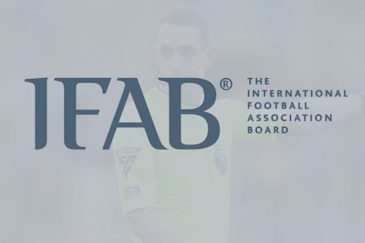 IFAB Pertimbangkan Batasi Taktik Lemparan ke Dalam