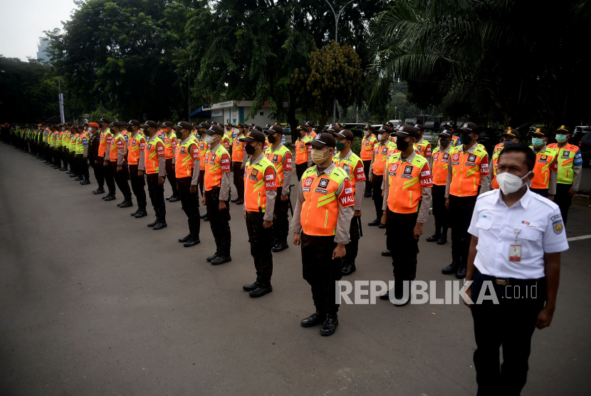 KAI Service membuka lowongan untuk tenaga pengamanan (foto: republika.co.id).