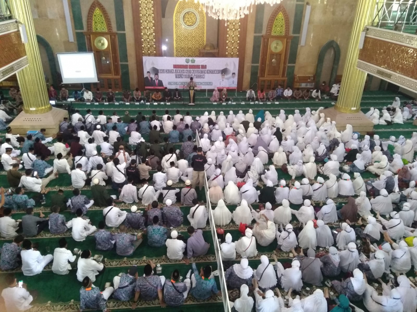 Calhaj Indramayu di Masjid Islamic Center Indramayu. (Lilis Sri Handayani)