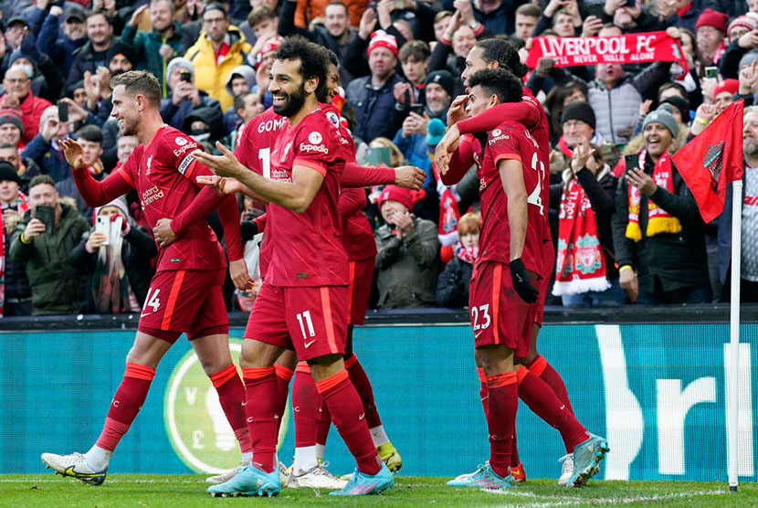 Mohamed Salah dan Luis Diaz kemungkinan masih jadi andalan dalam laga Liverpool vs Leeds. Ilustrasi. Foto: EPA-EFE/TIM KEETON