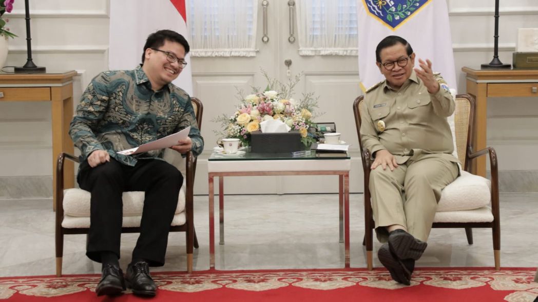 Ketua Umum FFI, Michael Sianipar (baju batik), dalam audiensi resmi dengan Gubernur DKI Jakarta, Pramono Anung, di Balai Kota DKI Jakarta pada 23 Desember 2025. (Dok. FFI)