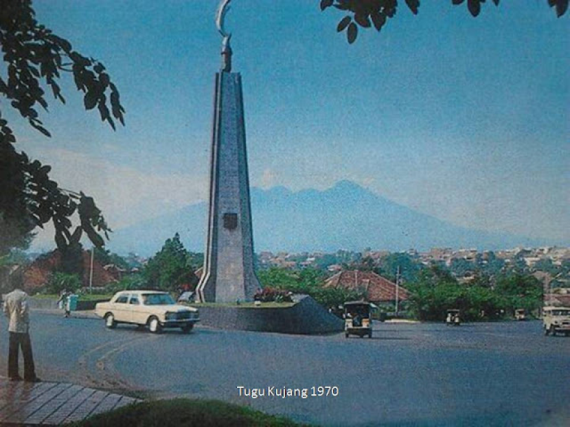 Tugu Kujang Bogor. Tugu Kujang dibangun sebagai penghormatan untuk Kerajaan Sunda yang beribukotakan di Pakuan Bogor. Foto: IST.