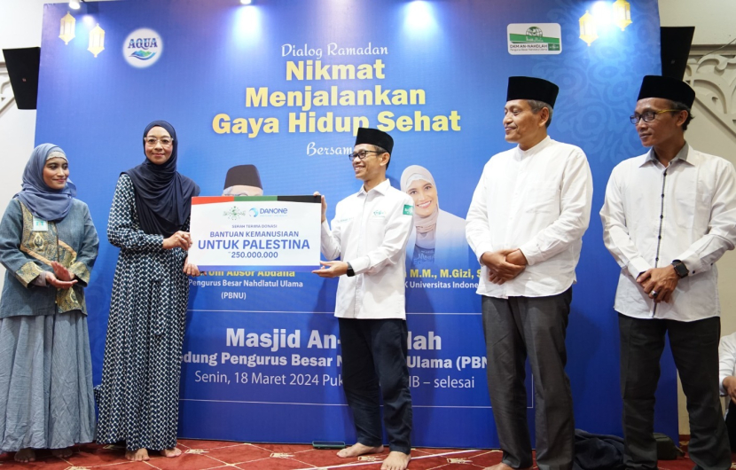  Lembaga Amil Zakat Infaq dan Shadaqah Nahdlatul Ulama (LazisNU) kembali menerima donasi dari Aqua untuk disalurkan sebagai bantuan kemanusiaan untuk Palestina.(Foto: Aqua)