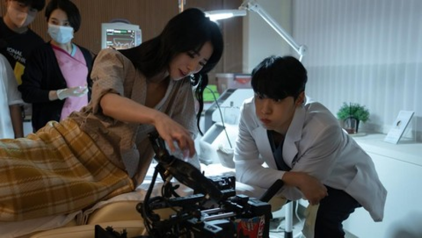 Adegan lawan main Lee Do Hyun dan Kim Ji Yeon di Drama The Glory. Dok: Netflix