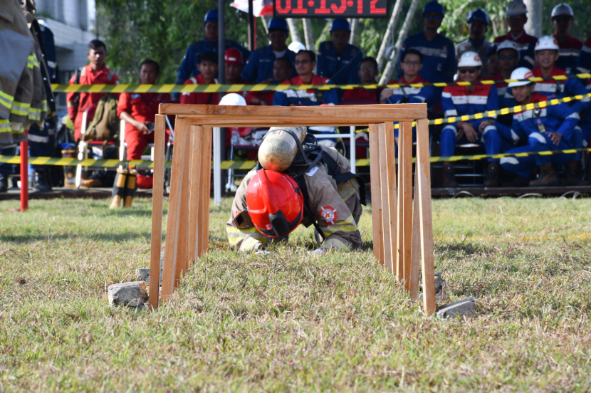  Lomba Fire and Rescue Challenge yang dilaksanakan PT Kilang Pertamina Internasional (KPI) Unit VI Balongan. (Dok. Matapantura.republika.co.id)