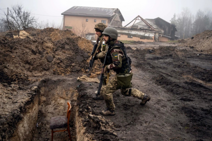 Pasukan Ukraina di tengah medan laga pertempuran melawan Rusia.