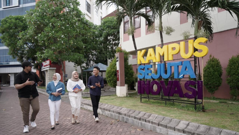 Beasiswa influencer Universitas Muhammadiyah Surabaya (UM Surabaya) berlaku untuk semua prodi kecuali kedokteran. Foto : um Surabaya