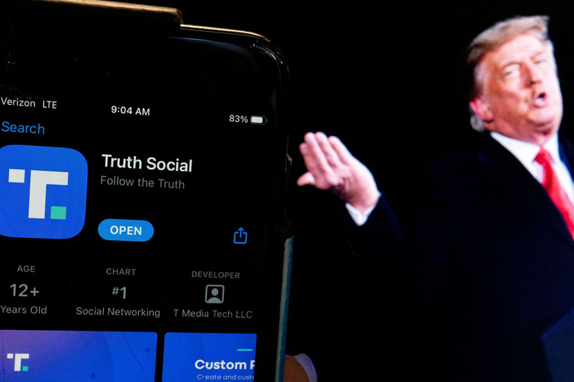 Aplikasi Truth Social milik perusahaan Donald Trump. (The Verge)