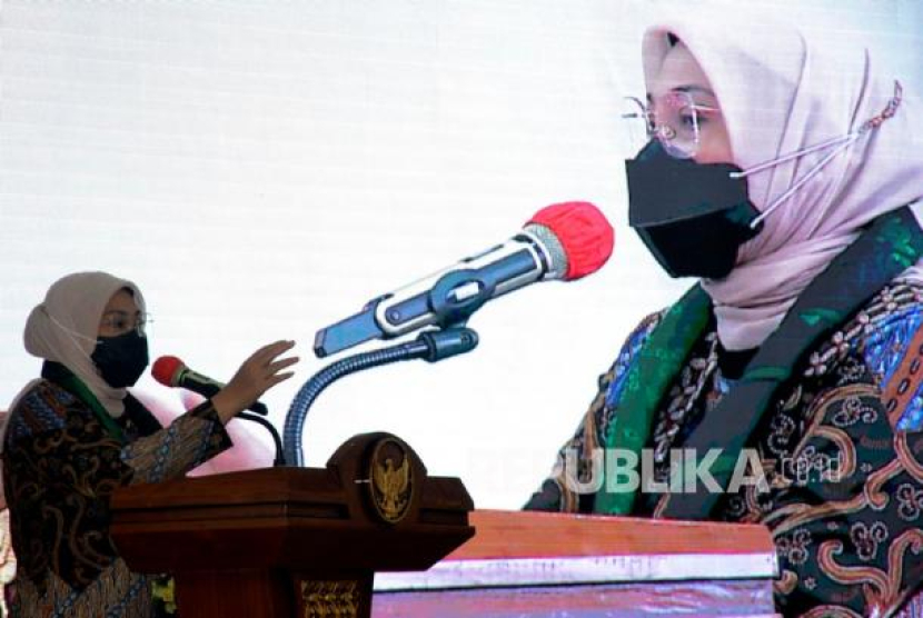 Menteri Ketenagakerjaan Ida Fauziyah. Menaker Tegaskan THR tidak Boleh Dicicil, Ini Surat Edarannya Lengkap. Foto: Antara/Abriawan Abhe