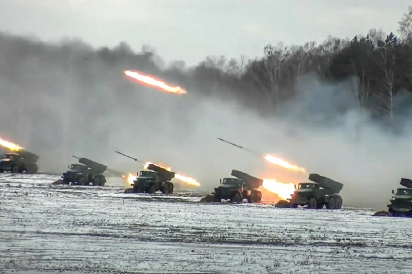 Aneka rudal meluncur di perang Ukraina