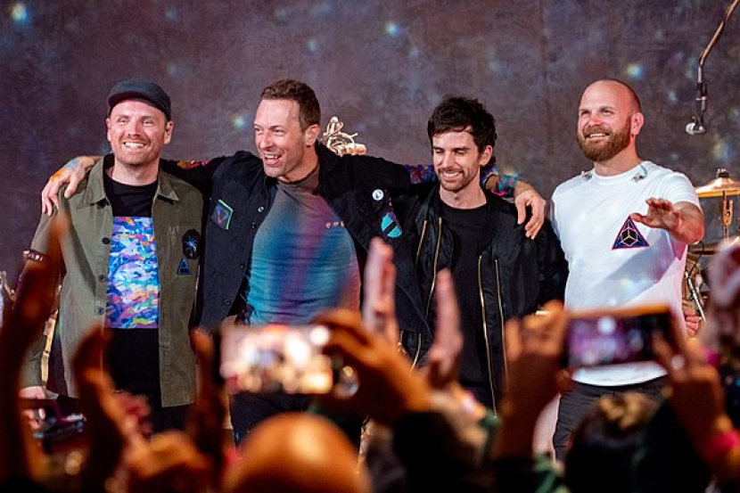 Anggota Coldplay dari kiri: Jonny Buckland, Chris Martin, Guy Berryman, Will Champion.