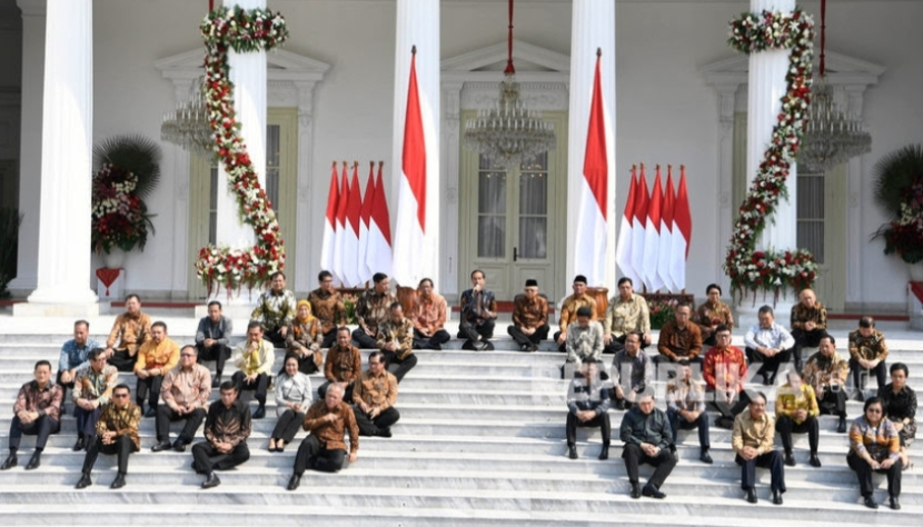 Kabinet Indonesia Maju. Cari menteri yang berkerut wajahnya dan putih rambutnya (foto Dok. Republika).