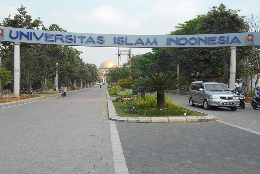 Universitas Islam Indonesia (UII) temasuk dalam daftar 100 kampus top Indonesia versi UniRank. Foto : Republika