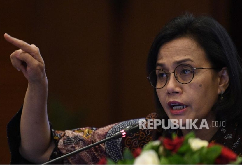 Menkeu Sri Mulyani mengatakan eksportir besar yang tidak menyimpan DHE di dalam negeri akan diberi sanksi (foto: antara/republika).