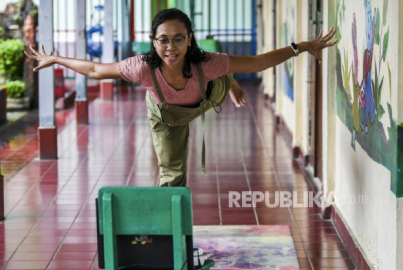 Ilustrasi wanita berolahraga yoga. Foto: ANTARA/Galih Pradipta