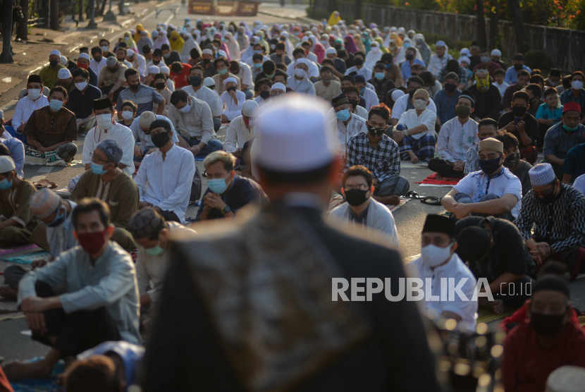 Ilustrasi sholat Idul Adha. Daftar Lokasi Sholat Idul Adha Muhammadiyah 28 Juni 2023 di Gowa dan Makassar. Foto: Republika/Thoudy Badai