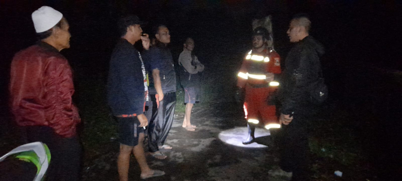 Upaya pencarian kera liar yang masuk permukiman. (Ilustrasi/Dok UPT Damkar Satpol PP Kabupaten Kuningan)