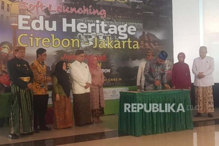 Soft Launching Edu Heritage Cirebon-Jakarta diadakan di Keraton Kasepuhan Cirebon, Ahad (21/4/2024). - (Dok Republika)