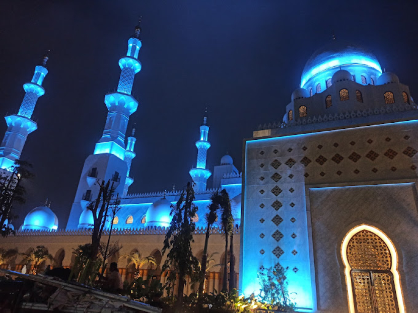                                       Photo-photo Dari Masjid Syeikh Zayed Solo