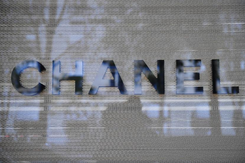 Logo Chanel. Merek Mewah Dunia Ramai-Ramai Tinggalkan Rusia. Foto: EPA