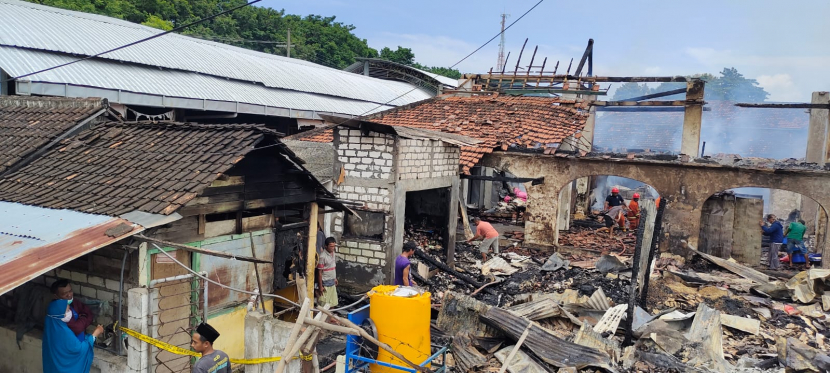 Pasar Sidayu setelah dilalap Si Jago Merah