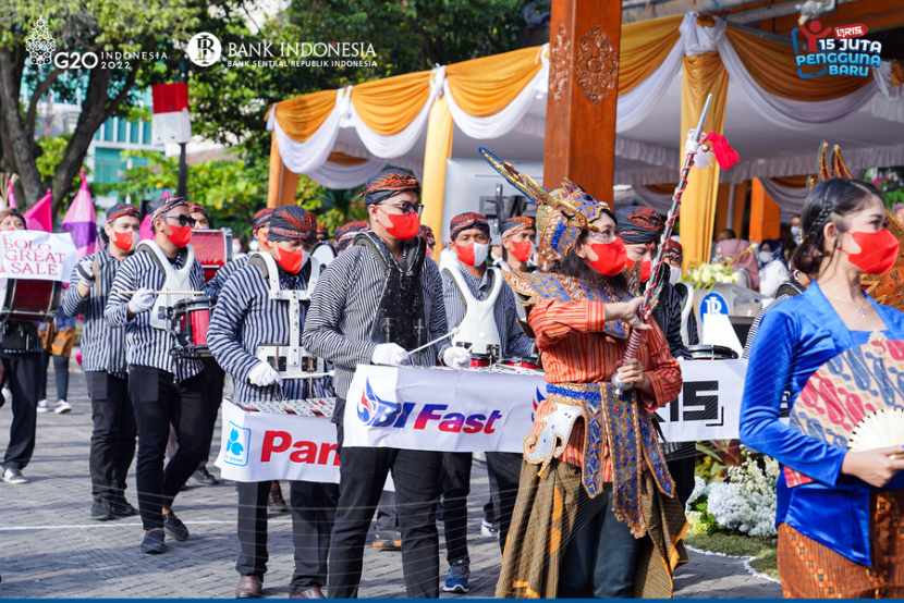 Defile Pekan Olahraga dan Seni Bank (Porsebank) Badan Musyawarah Perbankan Daerah (BMPD) Soloraya (Foto: Istimewa/BI)