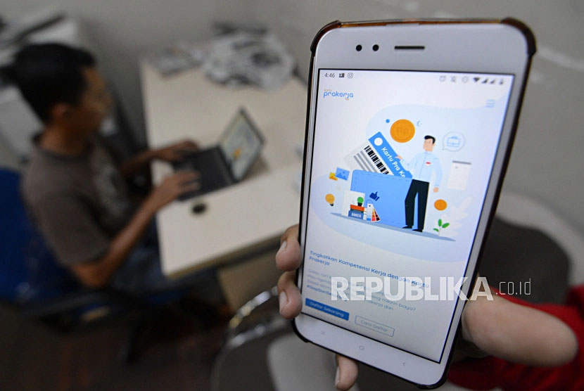 Laman daftar Kartu Prakerja di HP atau smartphone. 