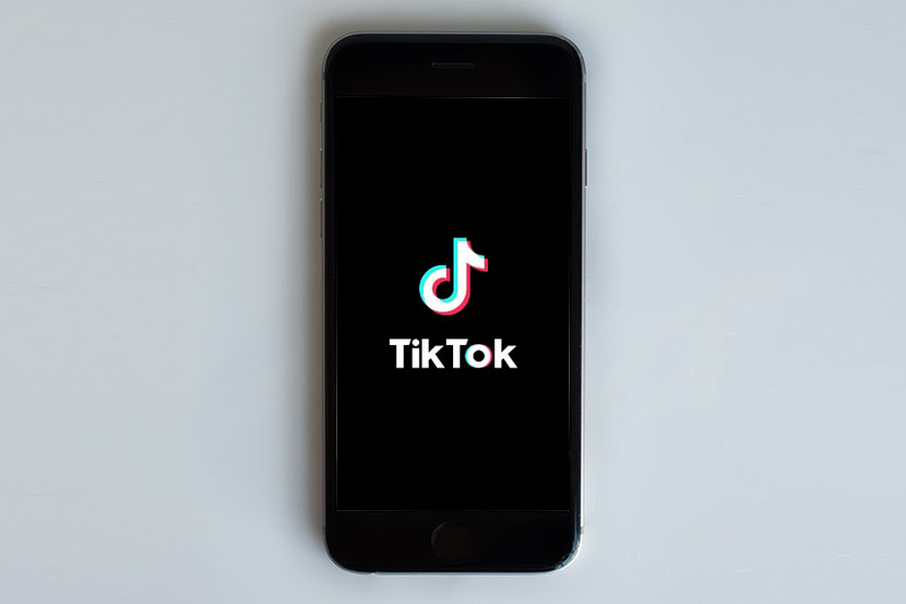 Aplikasi TikTok di ponsel.