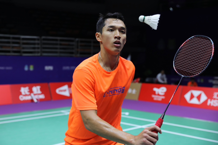 Tim Piala Sudirman 2023 Indonesia mulai mencicipi latihan perdana di arena pertandingan. Pemain tunggal putra Jonatan Christie dengan latihan.