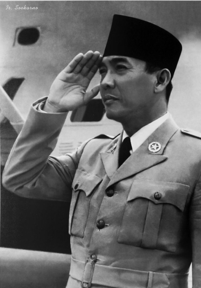 Ir. Soekarno adalah contoh seorang pemimpin karismatik di Indonesia
