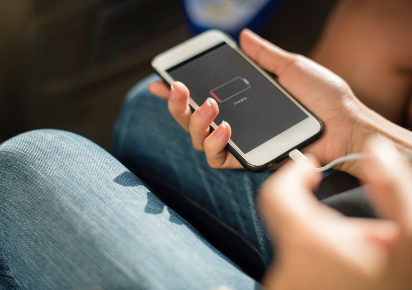 Tips menghemat baterai ponsel selama Lebaran/ilustrasi (foto: pixabay).