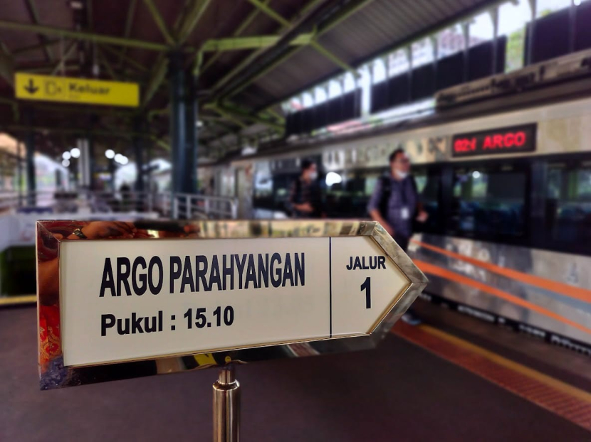 Ilustrasi.  Keberangkatan KA Argo Parahyangan dari Stasiun Gambir pukul 15.10, tiba di Stasiun Bandung pukul 17.50. (Foto: Dok. Humas PT KAI)