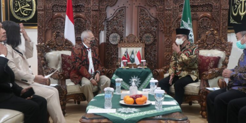 Pimpinan Pusat Muhammadiyah menerima kunjungan Presiden Republik Demokratis Timor Leste, Jose Ramos Horta, di Gedung Pusat Dakwah Muhammadiyah, Jalan Menteng Raya, Jakarta Pusat (20/7/2022). 