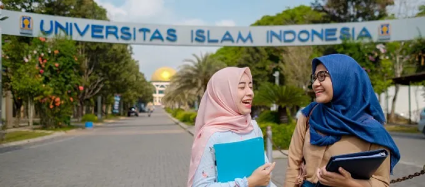 Universitas Islam Indonesia (UII). Webometrics merilis daftar Perguruan Tinggi Swasta (PTS) alias kampus swasta terbaik di Indonesia, UII masuk di lima besar.