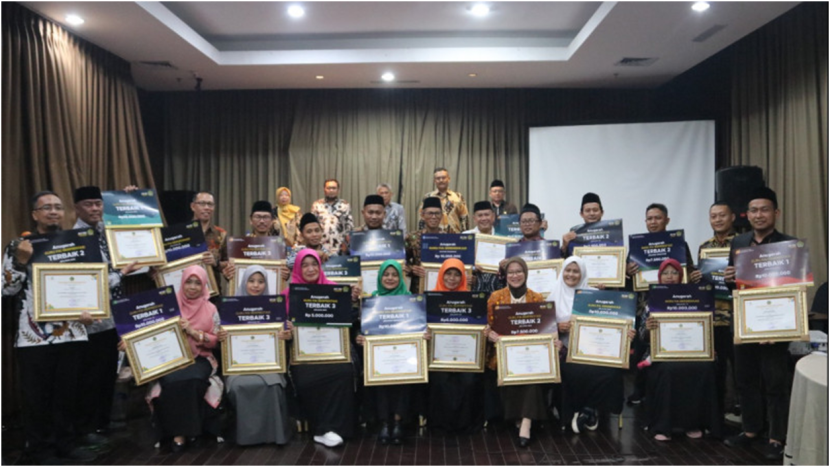 Penerima Anugerah Guru PAI Berprestasi dan Berdedikasi Tahun 2022. Foto : pendis.kemenag