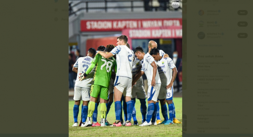 Persib Bandung mesti memenangkan dua laga terakhir guna menjaga asa menjuarai Liga 1 Indonesia. (Twitter/@persib)