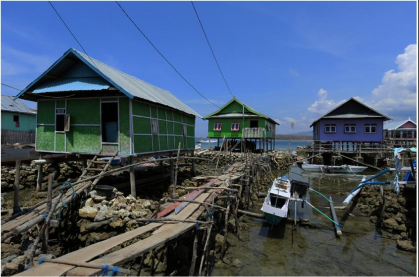 Rumah panggung penduduk Pulau Bungin (Foto: benyaminlakitan.com)