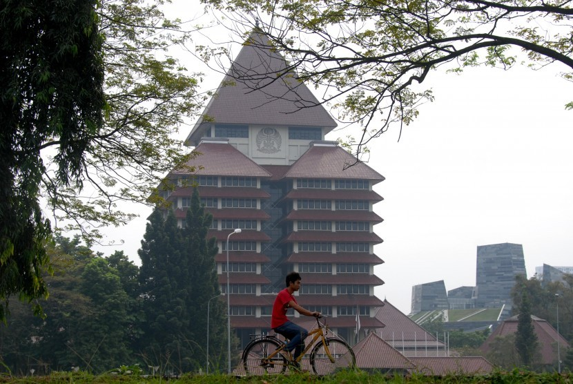 Biaya Kuliah UI : UI menetapkan biaya kuliah jalur mandiri reguler berdasarkan Uang Kuliah Tunggal (UKT) yang terdiri dari 11 kelompok. Ilustrasi. Foto : republika