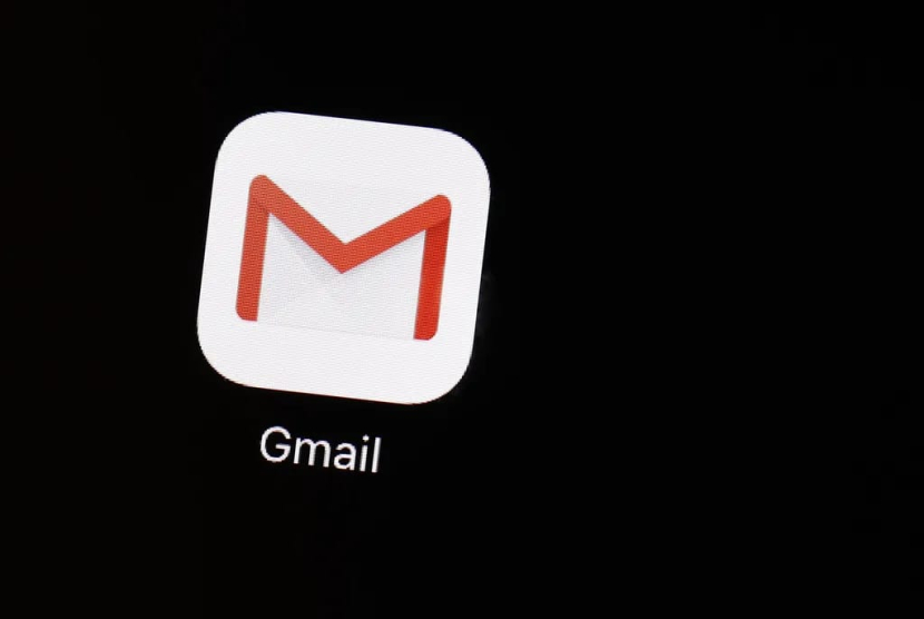 Logo aplikasi Gmail di sebuah iPad. On This Day: 1 April 2004, Google Luncurkan Gmail. Sumber: AP/Patrick Semansky 