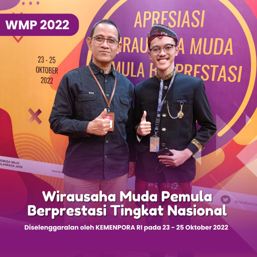 Maharsyalfath Maulasufa, founder dan CEO Flemmo Enterprise Music, Wirausaha Muda Pemula (WMP) Berprestasi, bersama Bapak Imam Gunawan, Asdep Kewirausahaan Kemenpora RI di ASTON Kartika Hotel & Conference Center, Jakarta Barat, pada 23 Oktober 2022.