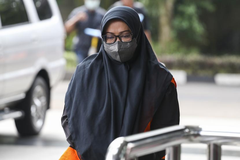  Bupati Bogor, Ade Yasin. Bupati Bogor nonaktif Ade Yasin divonis empat tahun penjara dalam kasus dugaan suap pegawai BPK. Hak politik Ade Yasin juga dicabut selama lima tahun. Foto: Republika.