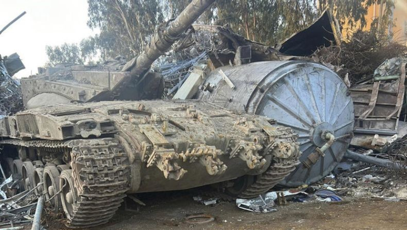 Tank Merkava 2 yang sempat dicuri ditemukan di tempat sampah (AP)