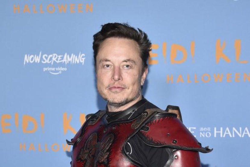 Elon Musk menghadiri pesta Halloween tahunan ke-21 Heidi Klum di Sake No Hana di Moxy Lower East Side pada 31 Oktober 2022, di New York. Elon Musk Salip Obama Sebagai Orang dengan Pengikut Terbanyak di Twitter. Foto: Evan Agostini/Invision/AP