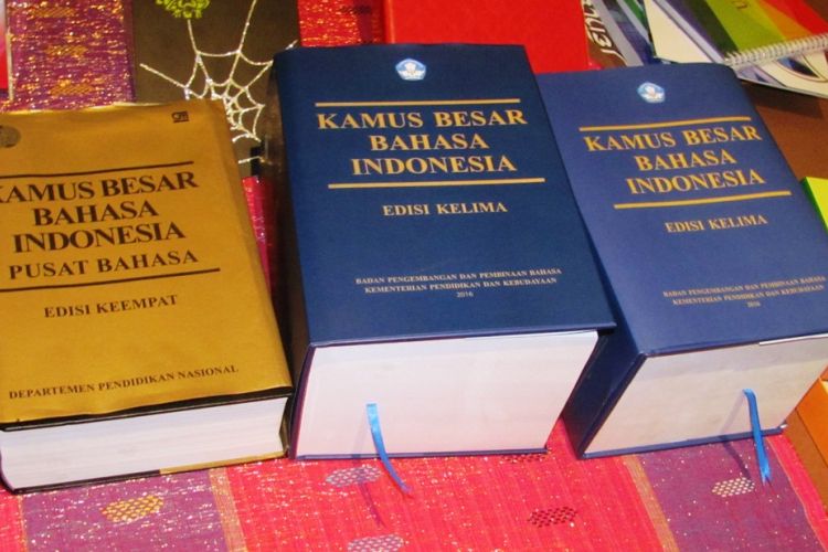 Kamus Besar Bahasa Indonesia (KBBI) mencatat berbagai kata yang dipakai pengguna bahasa Indonesia. Ada kata yang diserap, dilafalkan berbeda dengan ejaannya.