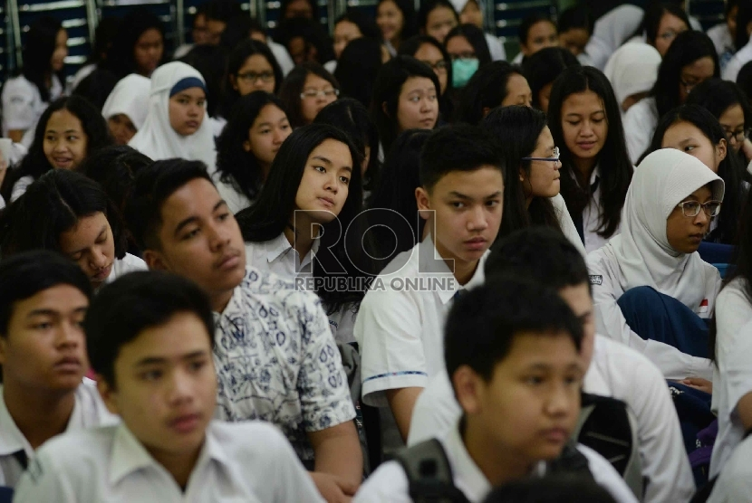 PPDB Jakarta 2022 Jalur Prestasi jenjang SMA dan SMK mempertimbangkan nilai rapor dan prestasi lomba. Ilustrasi. Foto : republika