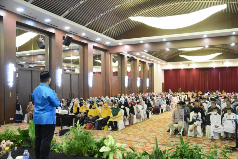Founder Metode Kauny Ustadz Bobby Herwibowo Lc (Usbob) di salah satu acara Tabligh Akbar Indonesia Mudah Menghafal Alquran (IMMA).  (Foto: Dok Askar Kauny)