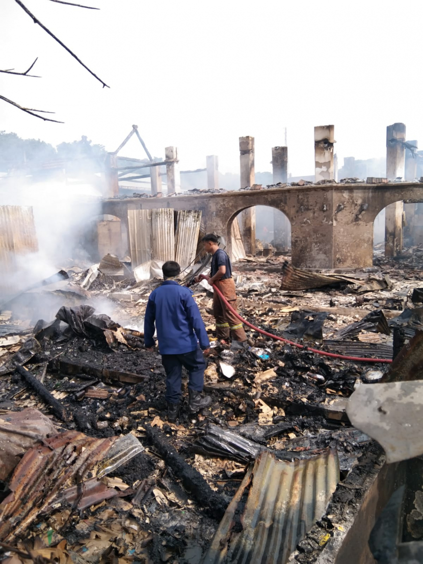 Pasar Sedayu mengalami kebakaran pada Ahad (30/1) pagi. (Foto: Istimewa)